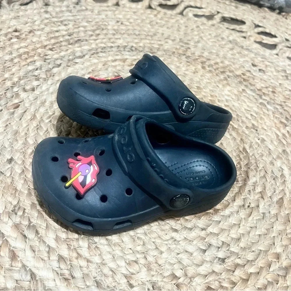 Crocs Classic Waterproof Black Clogs - Kids' Size C9